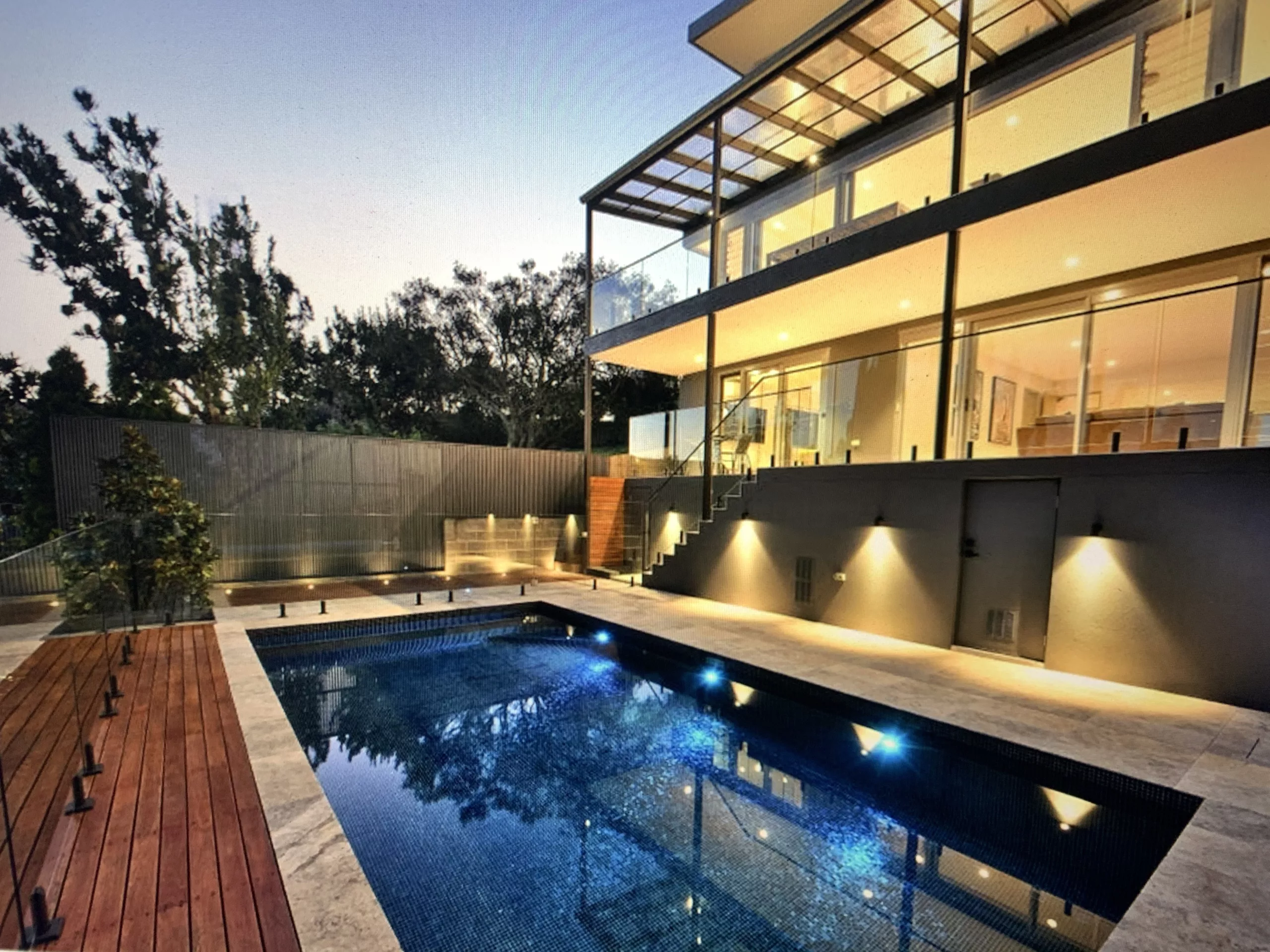 Frameless pool fence and glass balustrade