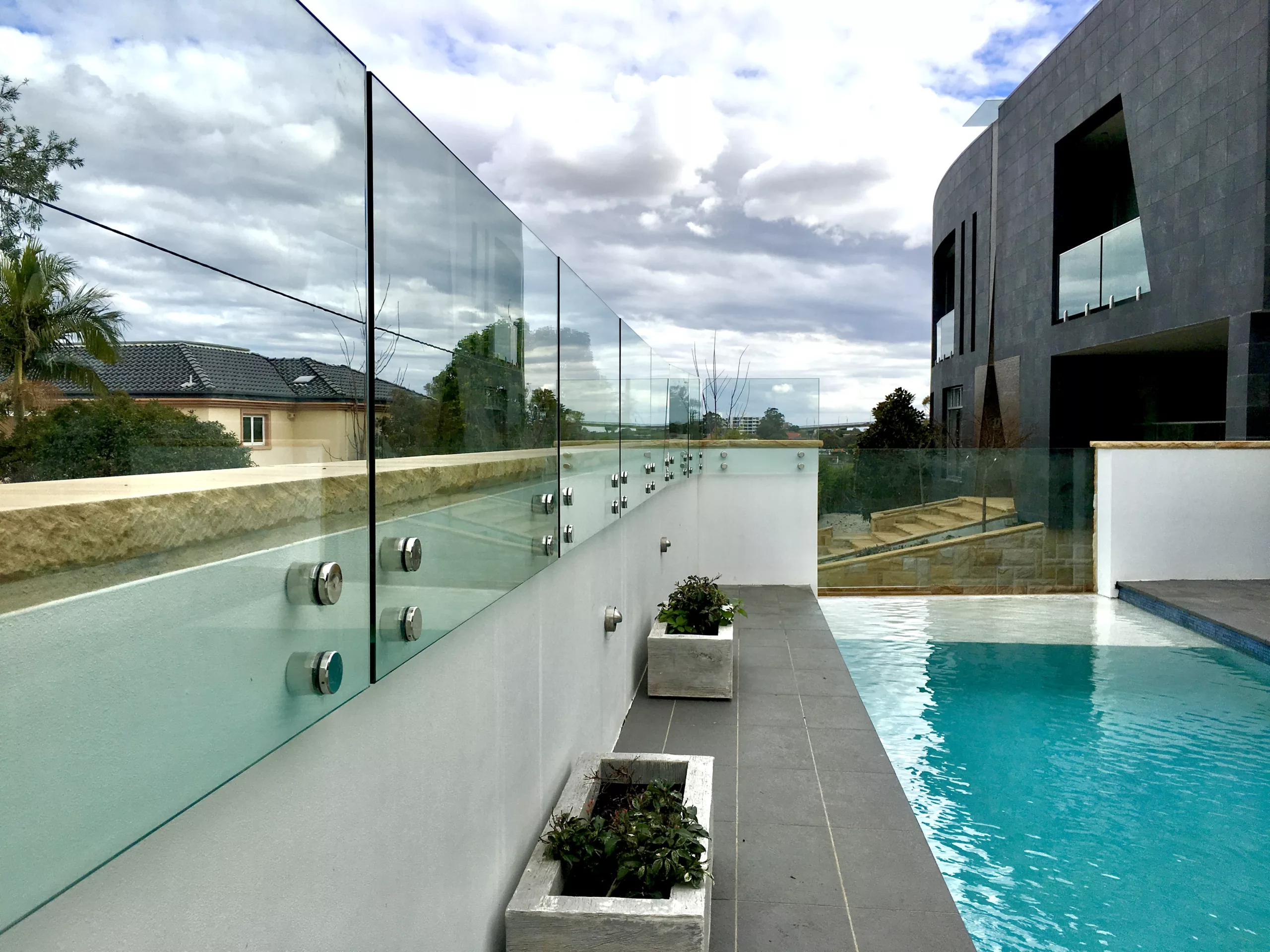 Face fixed frameless glass pool fence